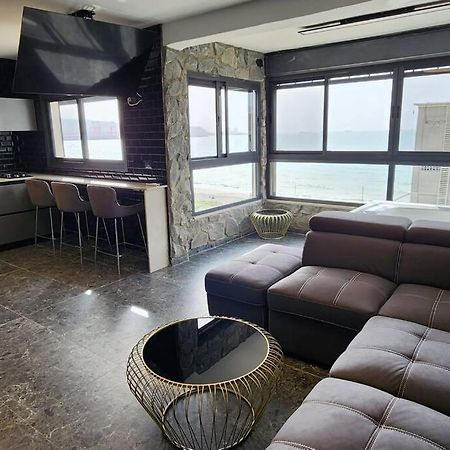 חיפה מבנים בים 75 Suites At Sea מראה חיצוני תמונה